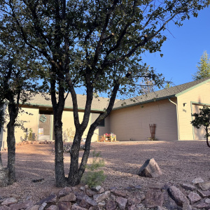 Rare single level site built Payson home