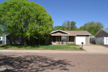 545 Pear Street, Snowflake, Arizona 85937, Bedrooms, ,Bathrooms,Residential,For Sale,Pear,255964