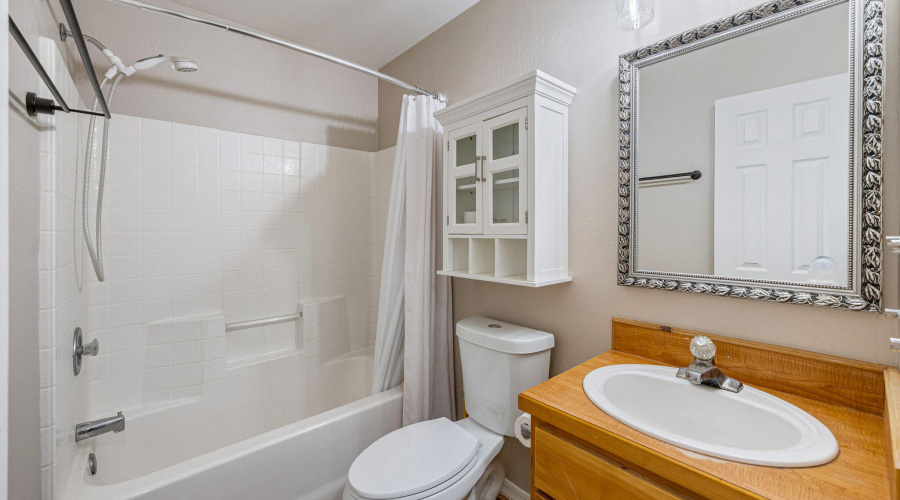 Guest House Bathroom