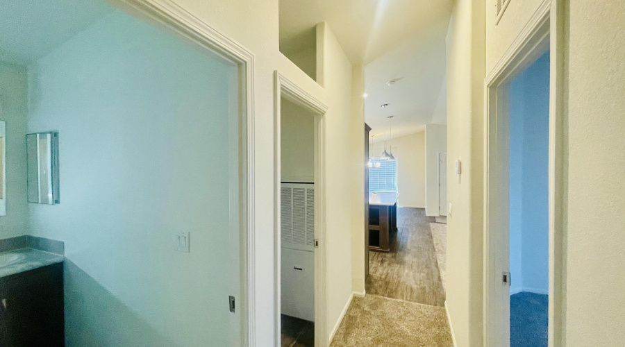 hall bath,utility,guest bedroom