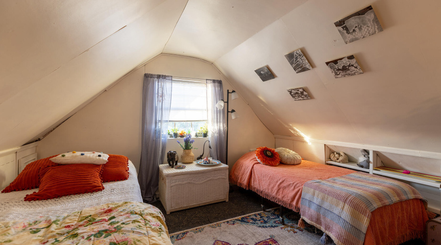 Bedroom 2/Loft space