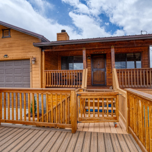 Front w Inviting Deck
