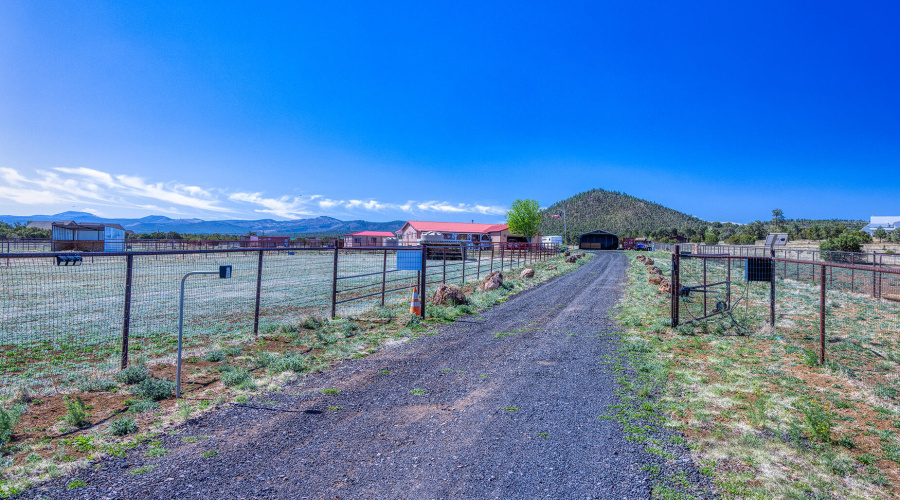 photo(2) 18 CR N3207 Vernon AZ 051425