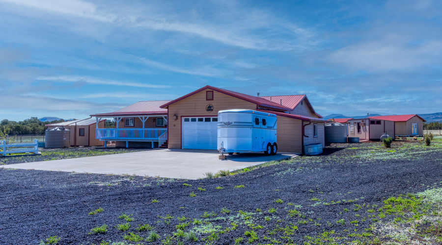 photo(8) 18 CR N3207 Vernon AZ 051425