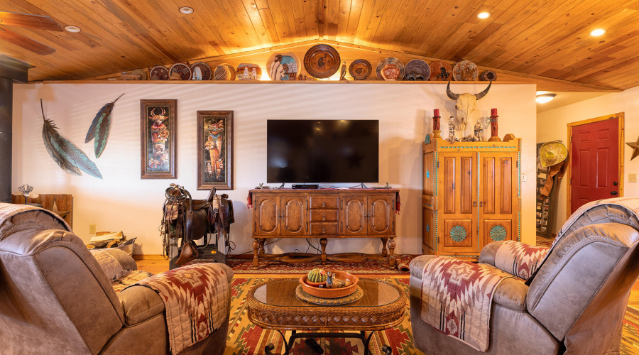 photo(13) 18 CR N3207 Vernon AZ 051425