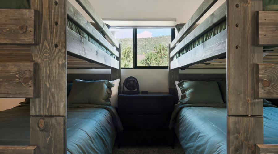 Loft2_Trendy Pine LodgeHR