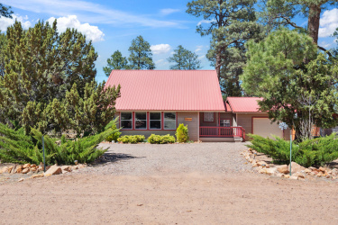 1980 Pine Cone Circle, Overgaard, Arizona 85933, Bedrooms, ,Bathrooms,Residential,For Sale,Pine Cone,92297