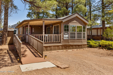 2266 Horse Thief Road, Overgaard, Arizona 85933, Bedrooms, ,Bathrooms,Residential,For Sale,Horse Thief,256131