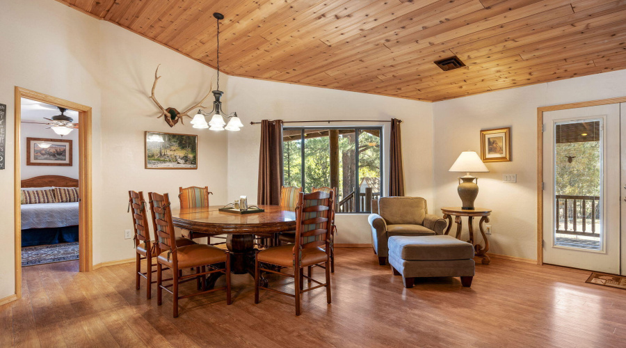 BlackCanyon Dining Area-AZ-11