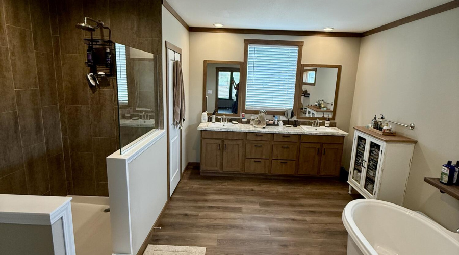 Main bathroom