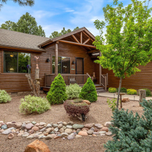 380 N Retreat Dr