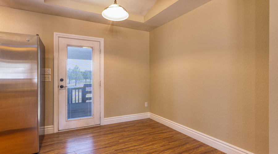 photo(14) 116 W Skyhook SL Staci 053125