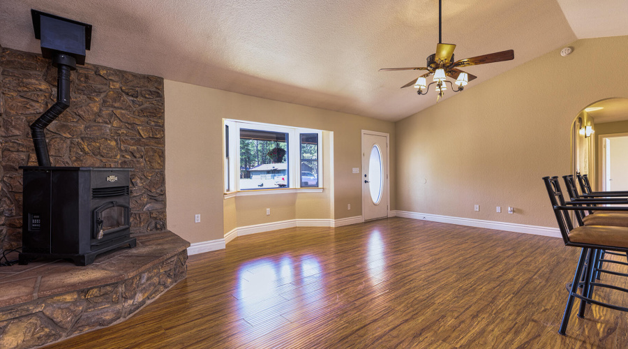 photo(12) 116 W Skyhook SL Staci 053125