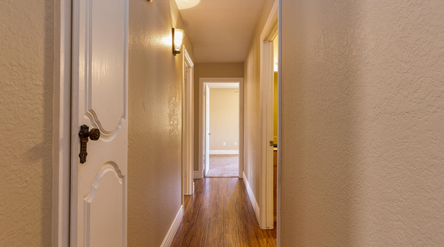 photo(19) 116 W Skyhook SL Staci 053125