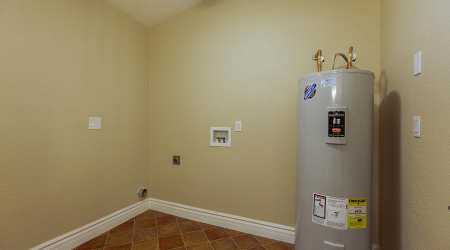 photo(28) 116 W Skyhook SL Staci 053125