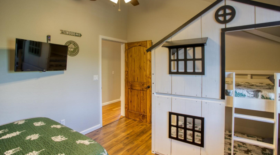 Sierra Pines Show Low for Sale