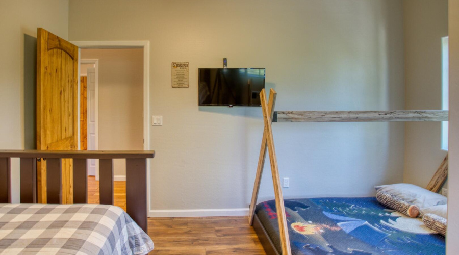 Sierra Pines Show Low for Sale