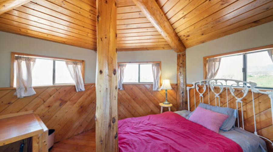 private upper level guest bedroom