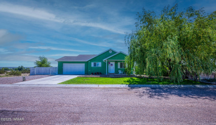 1075 Sunset Drive, Snowflake, Arizona 85937, Bedrooms, ,Bathrooms,Residential,For Sale,Sunset,256518