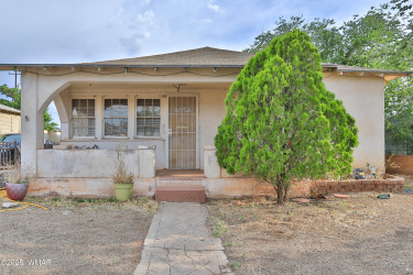 219 Elm Street, Winslow, Arizona 86047, Bedrooms, ,Bathrooms,Residential,For Sale,Elm,256537
