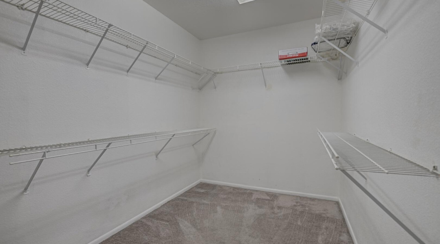 Walk-in Closet