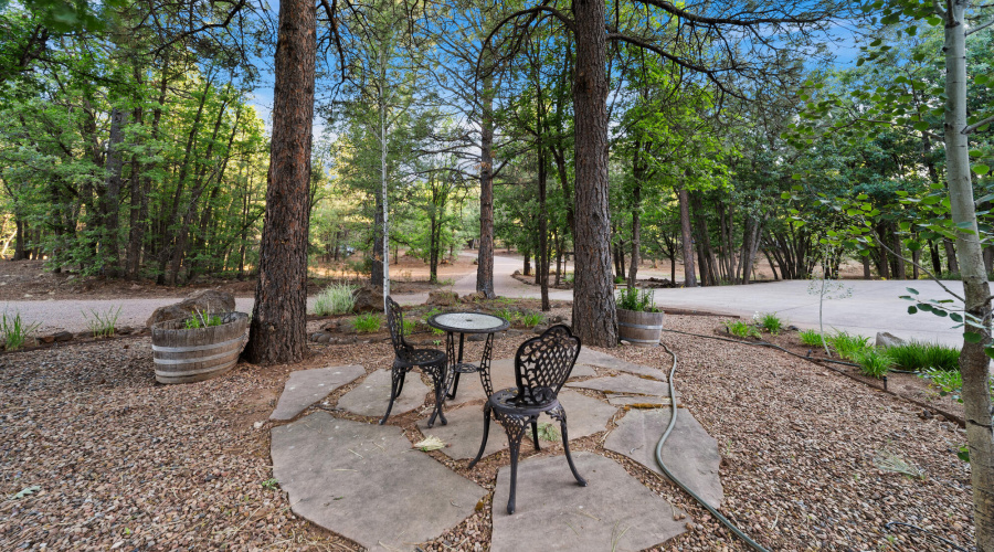 F front seating area