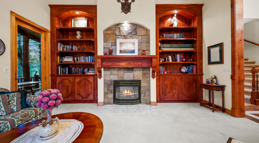 F built in bookcases in living room