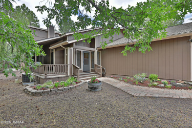 2800 Oak Circle, Pinetop, Arizona 85935, Bedrooms, ,Bathrooms,Residential,For Sale,Oak,256461