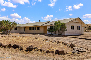 1720 E Becker Lane Loop, Springerville, Arizona 85938, Bedrooms, ,Bathrooms,Residential,For Sale,E Becker Lane,256623
