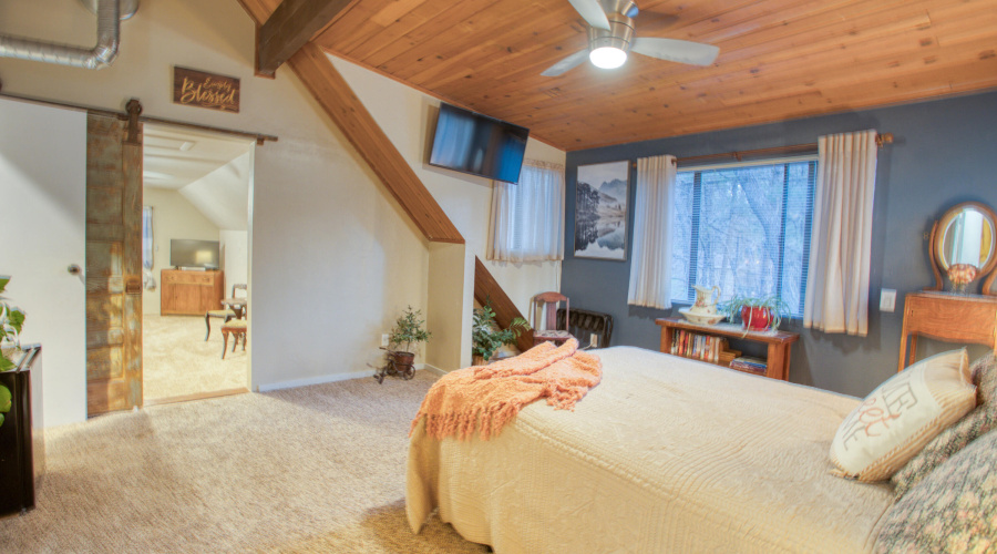 Vaulted Tongue & Groove in Master