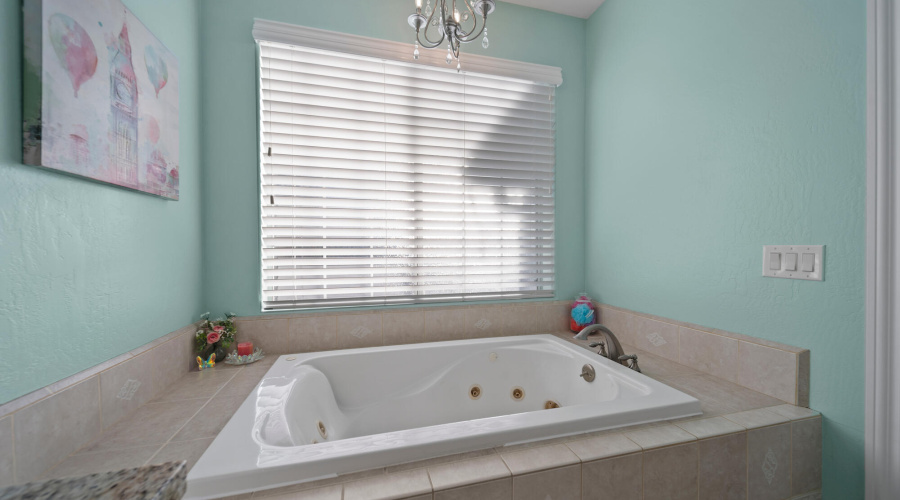 A up bath jetted tub