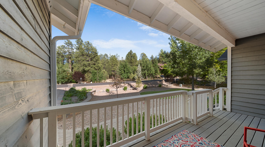 A front porch view to front yard