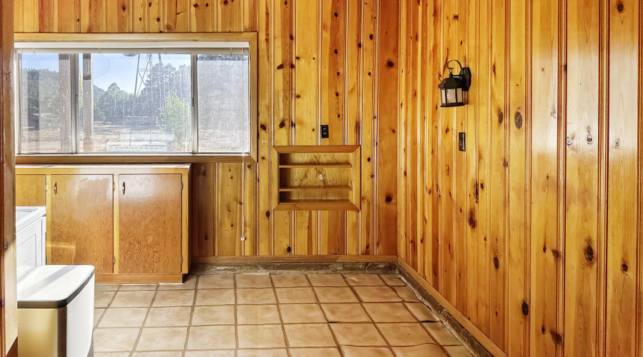 16 - Main House Eat in Kitchen (2)