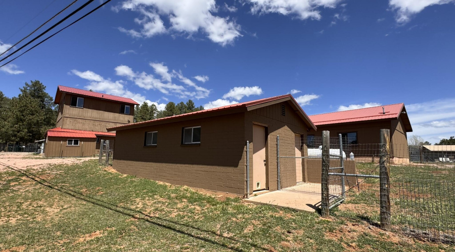 34 - Storage house (3)