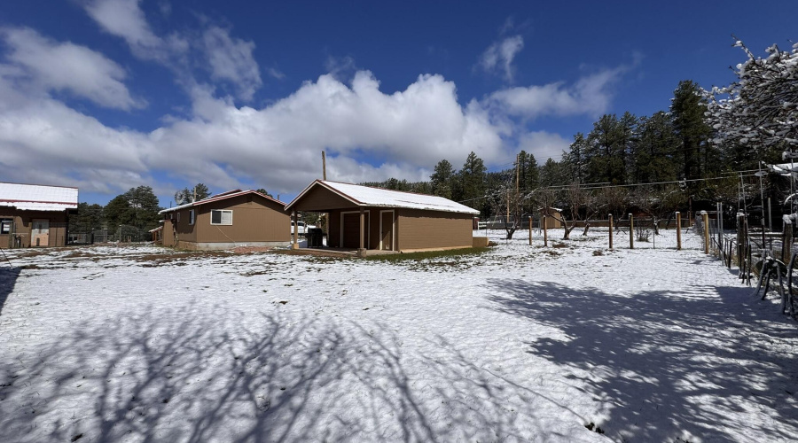 48 - Single car workshop & guest home