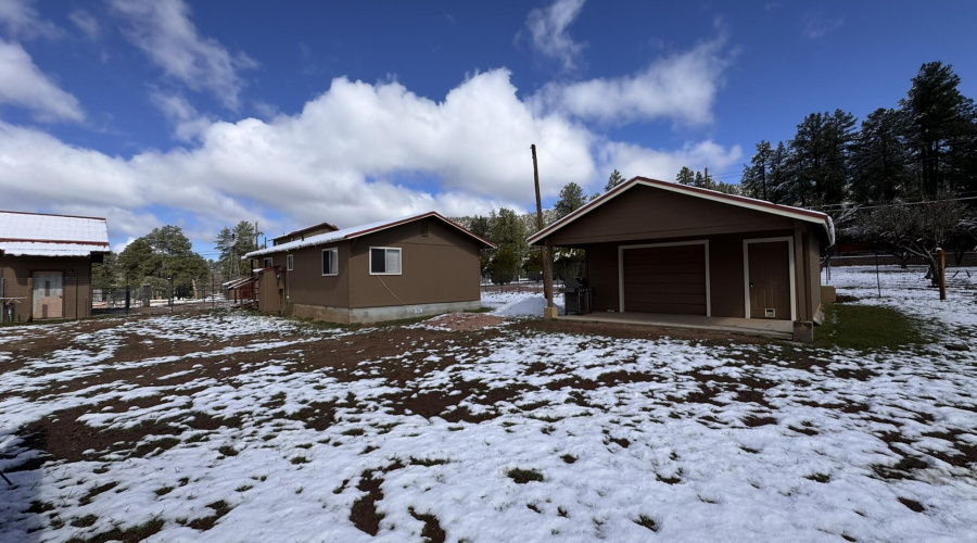 49 - Single car workshop & guest house