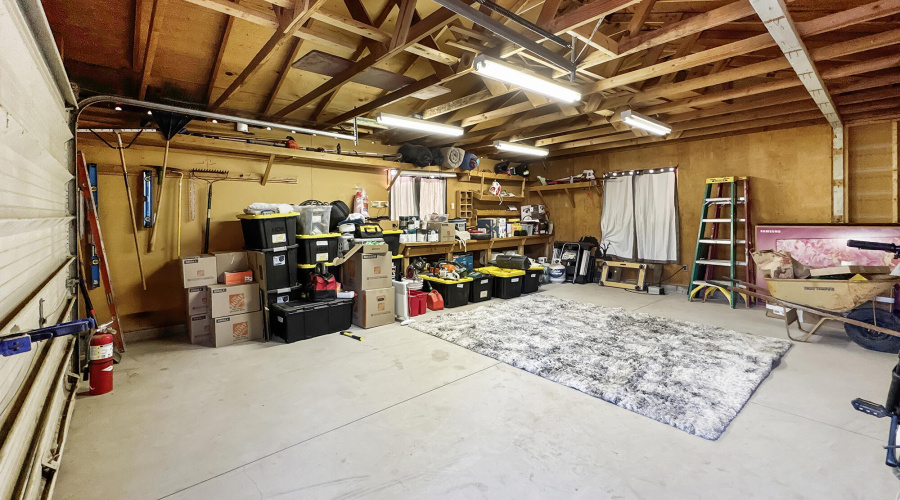 52 - Workshop Garage