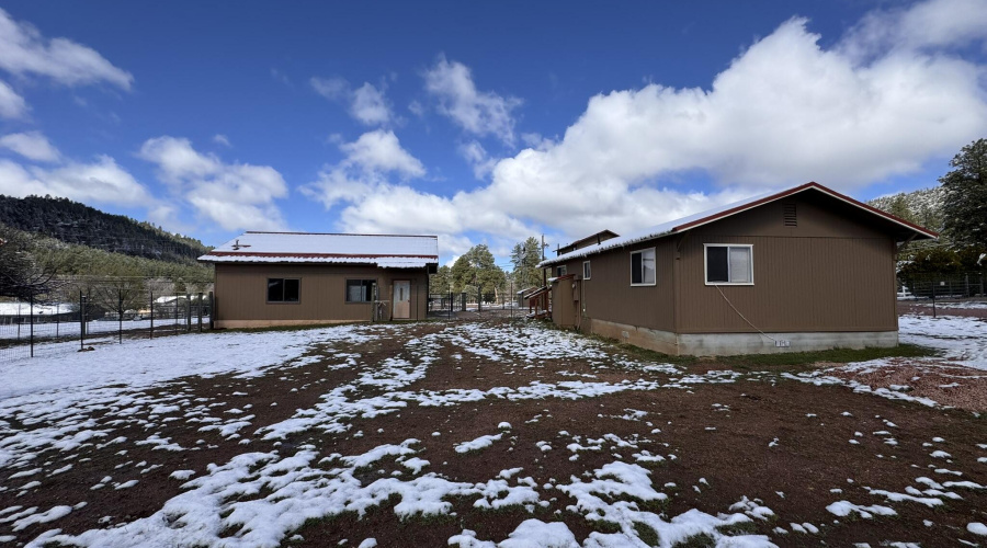 53 - Guest house & 2 car garage