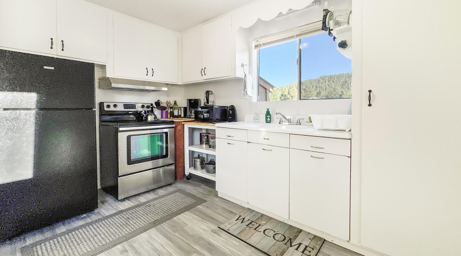 59 - Guest House Kitchen