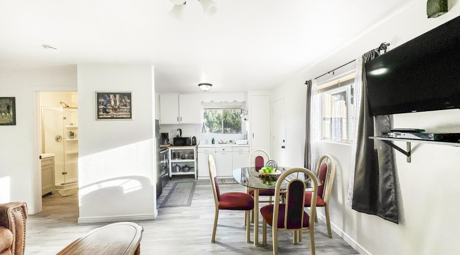 60 - Guest House Dining to Kitchen