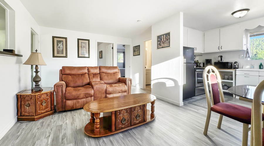 61 - Guest House Living Room