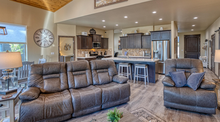 PAX_7680_AuroraHDR2019-edit