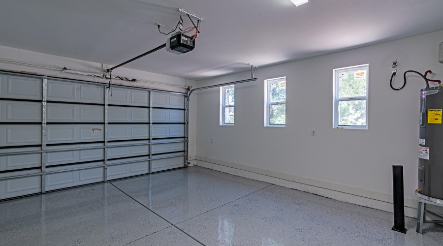 _DSC1000-HDR-Edit205garage