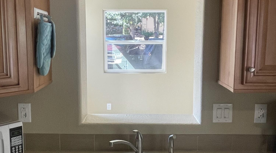 3880 Kitchen Window to FR