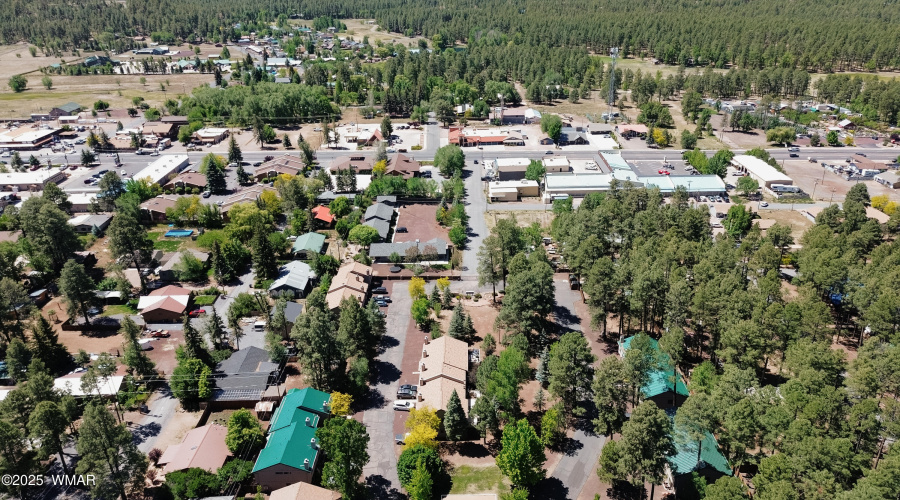 Short Walk to Shopping & Dining