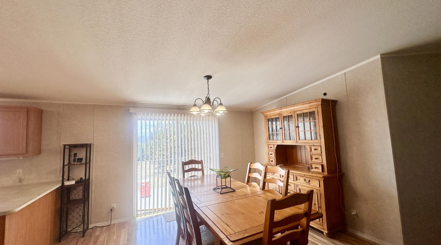 LARGE DINIG ROOM WITH PATIO EXIT
