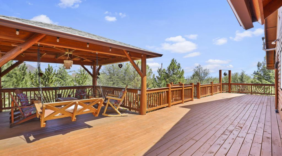 Deck w Swing -Seating