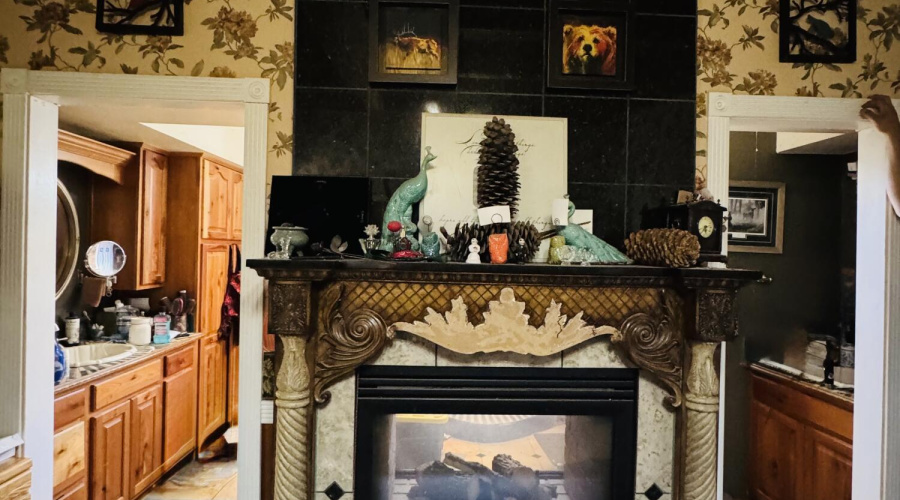 2nd side in master bdrm