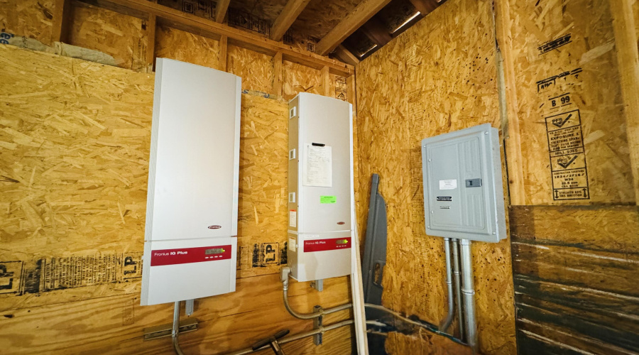 Solar panel mechanics