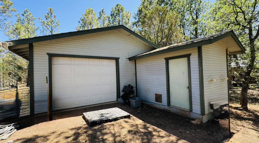 1.5 garage detached